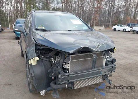 2018 Buick Encore Essence из США, поврежденный, VIN KL4CJCSB2JB564274